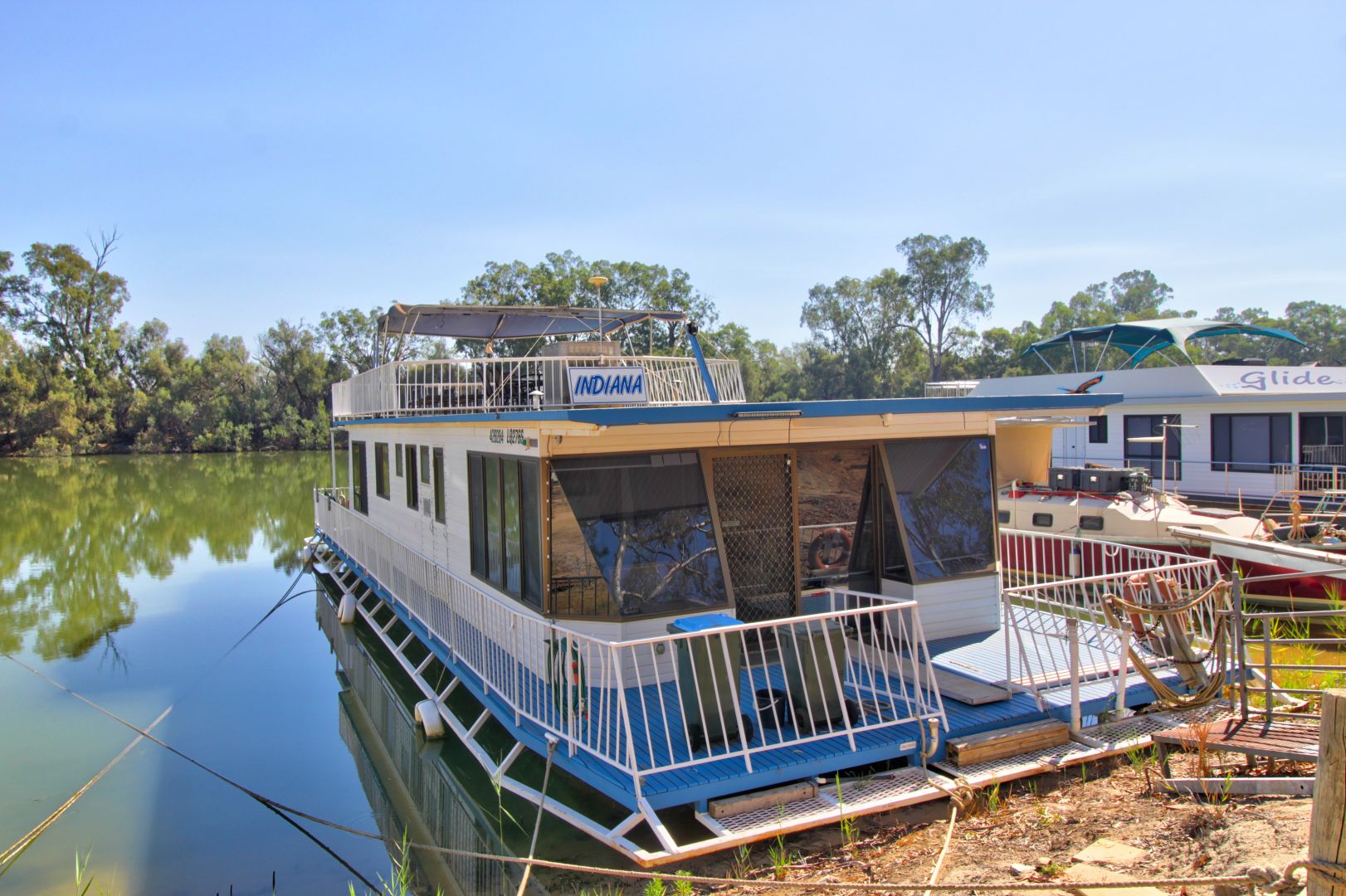 Sold Indiana Houseboat, Loxton SA 5333 on 27 Oct 2021 2016928747 Domain