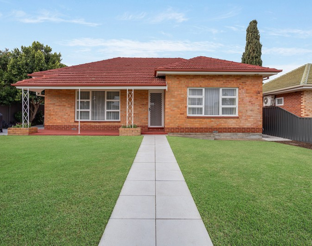 2 Moore Crescent, Campbelltown SA 5074