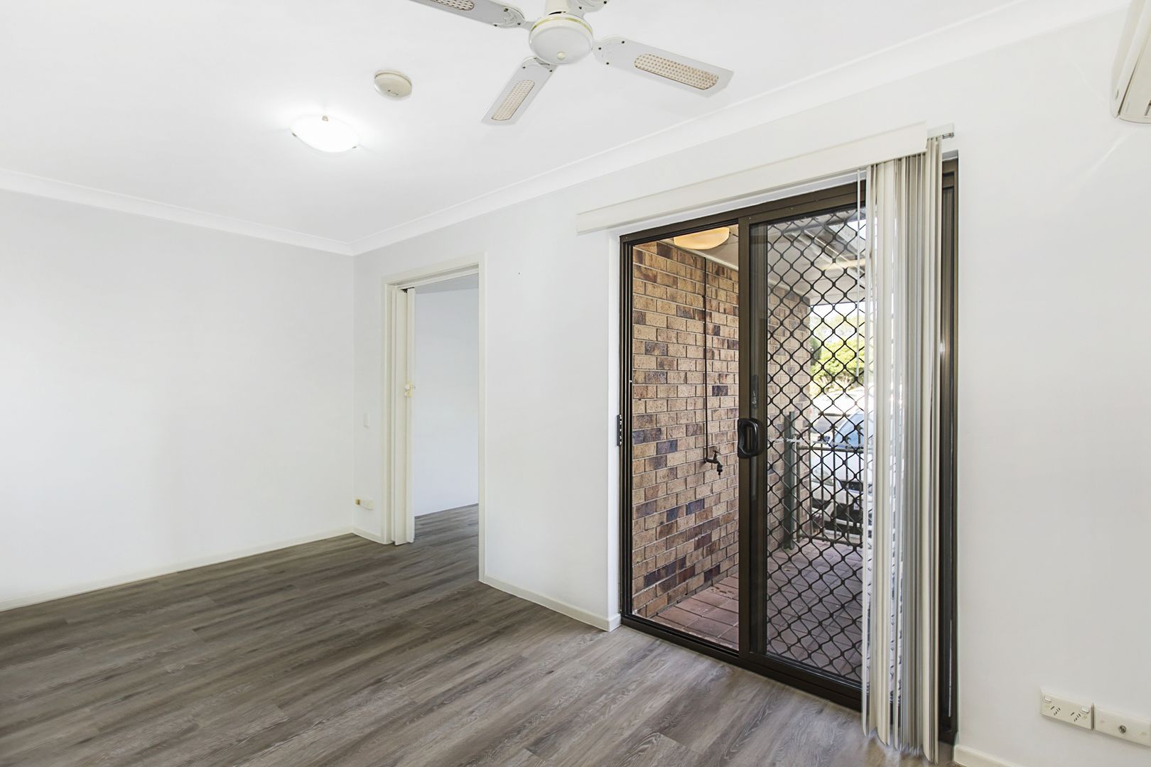 21/15 Carmichael Court, Wynnum West QLD 4178, Image 2