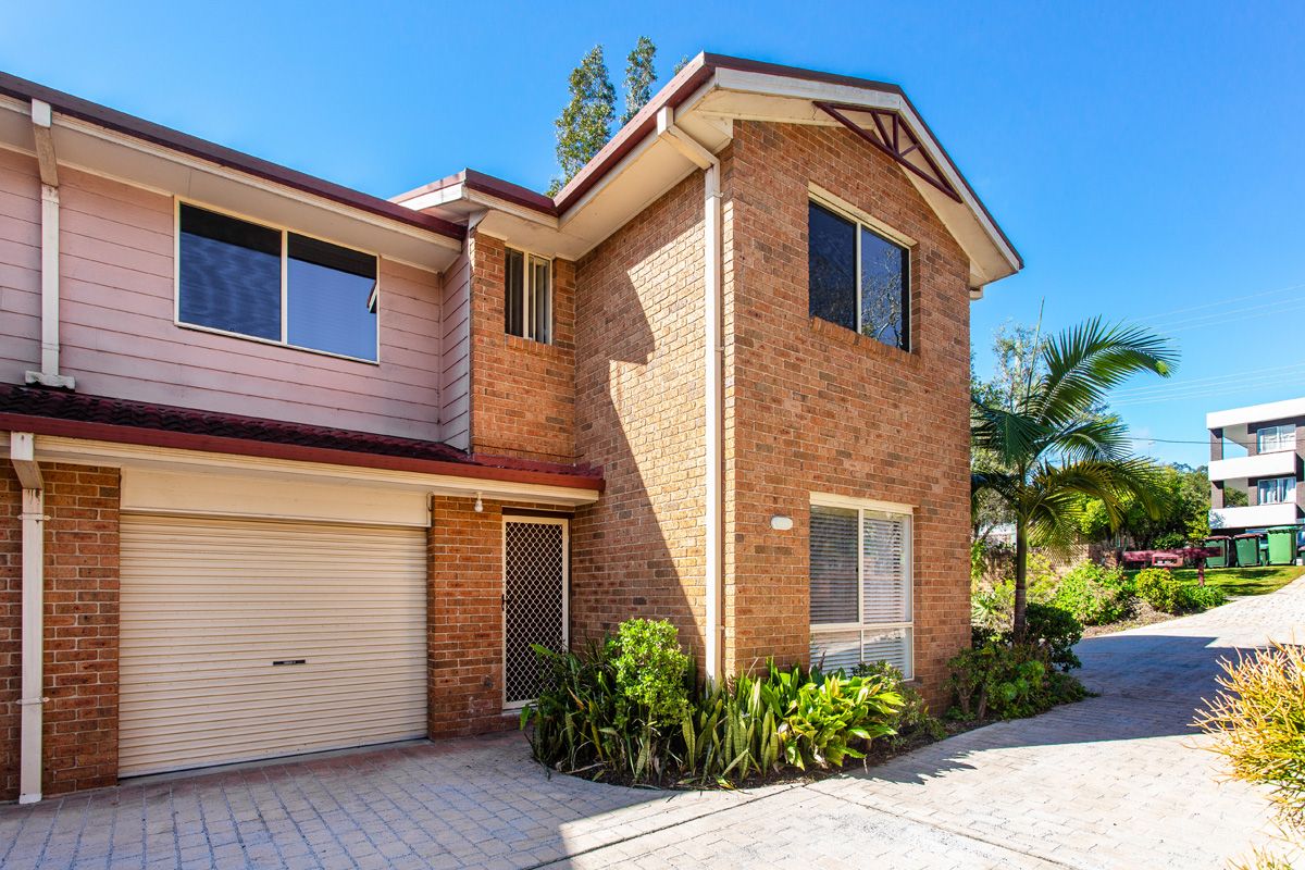 3 bedrooms Townhouse in 1/156 Albany Street POINT FREDERICK NSW, 2250