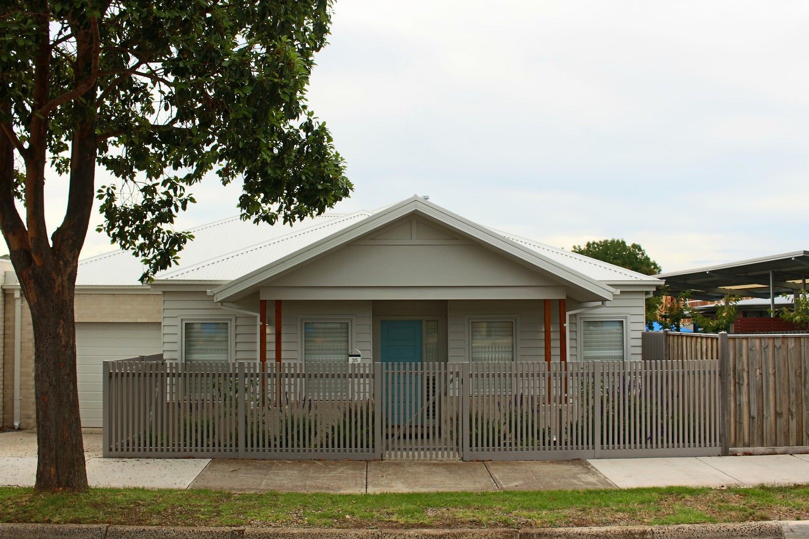 2 bedrooms House in 35 Griffen Street HAMLYN HEIGHTS VIC, 3215