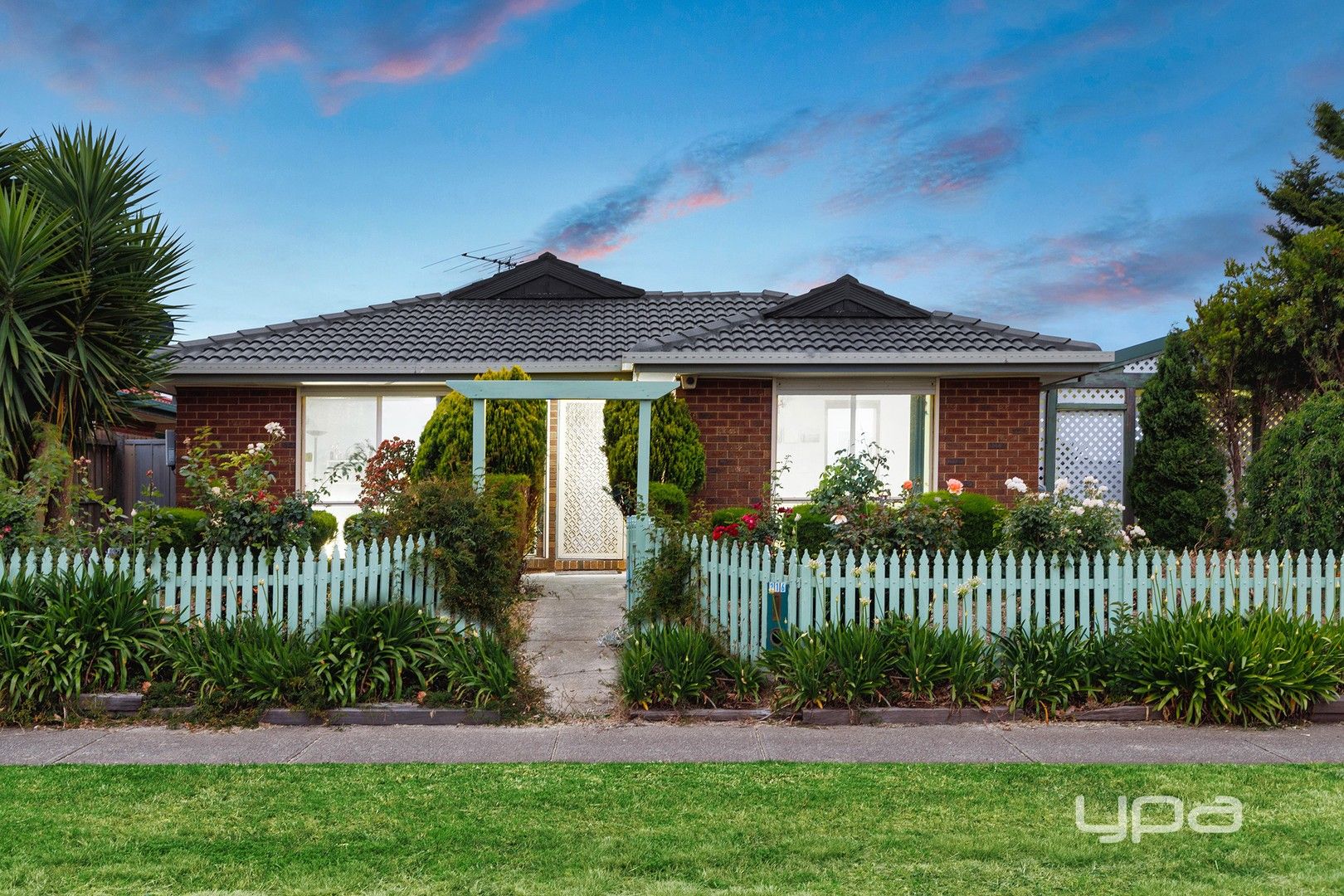 216 Westwood Drive, Burnside VIC 3023, Image 0