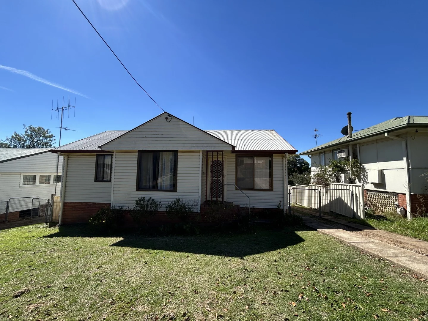 111 Berthong Street, Young NSW 2594