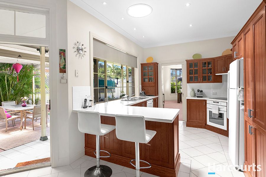 4 Callistemon Close, Caves Beach NSW 2281, Image 2