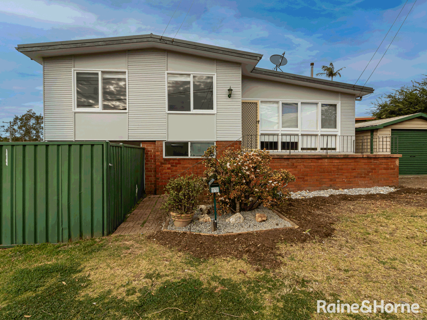 3 bedrooms House in 77 Grevillea Crescent GREYSTANES NSW, 2145