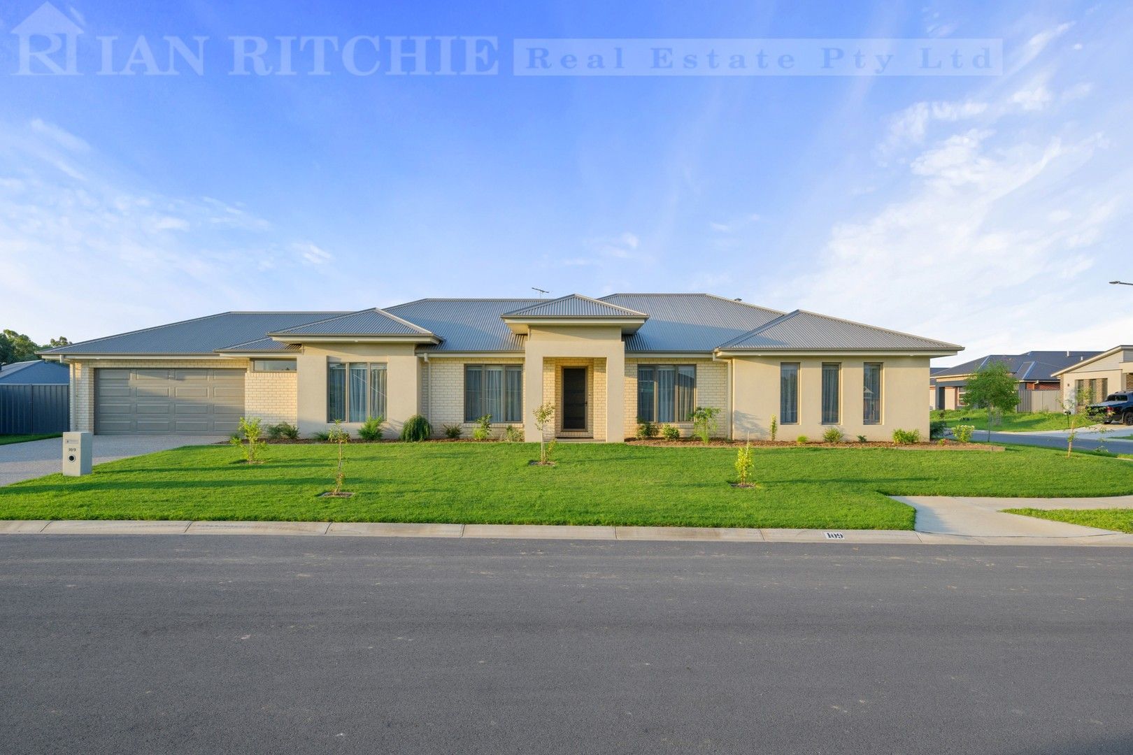 4 bedrooms House in 109 Cardiff Drive THURGOONA NSW, 2640