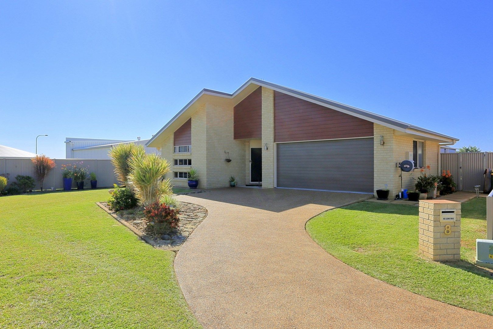 8 Mccallum Close, Coral Cove QLD 4670, Image 0