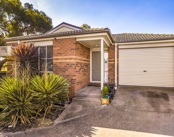 4/11 Renlik Court, Pakenham VIC 3810