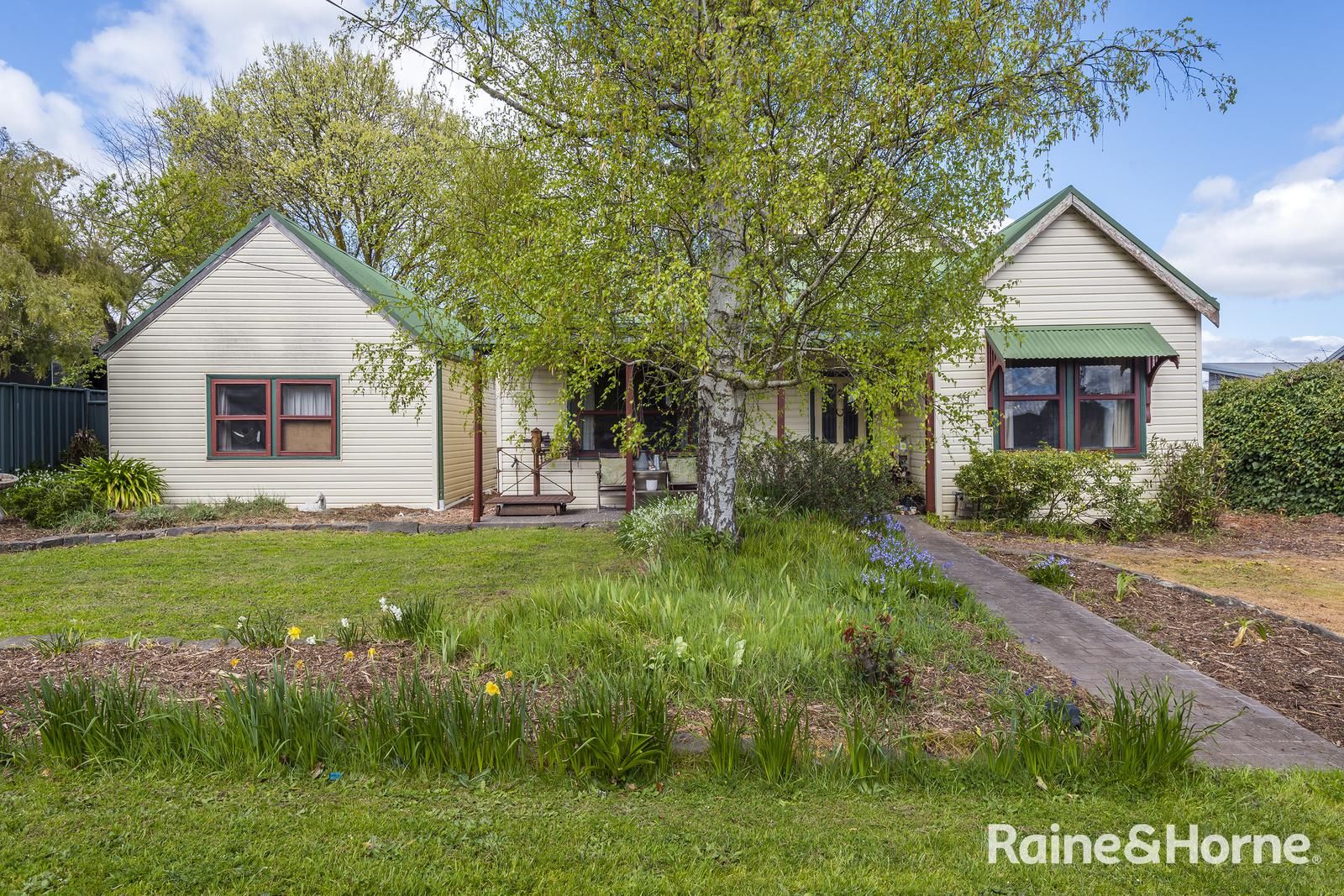 4 bedrooms House in 39 Jennings Street KYNETON VIC, 3444