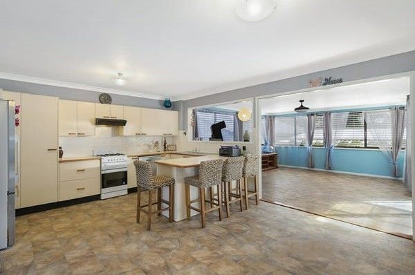 1 bedrooms Apartment / Unit / Flat in 73A Birdwood Drive BLUE HAVEN NSW, 2262