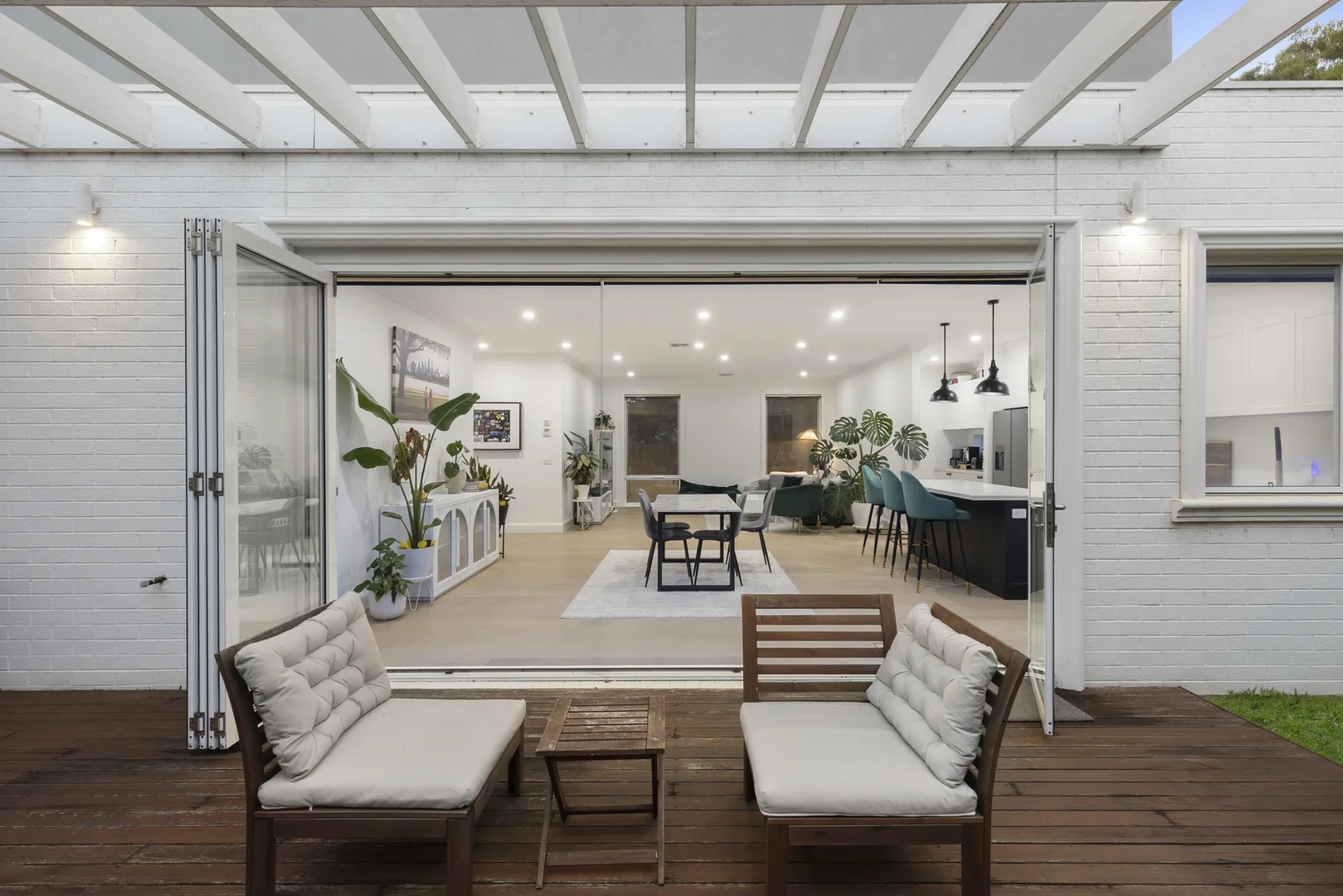 Additional image 14 of 2/16 Hampshire Road, Glen Waverley VIC 3150