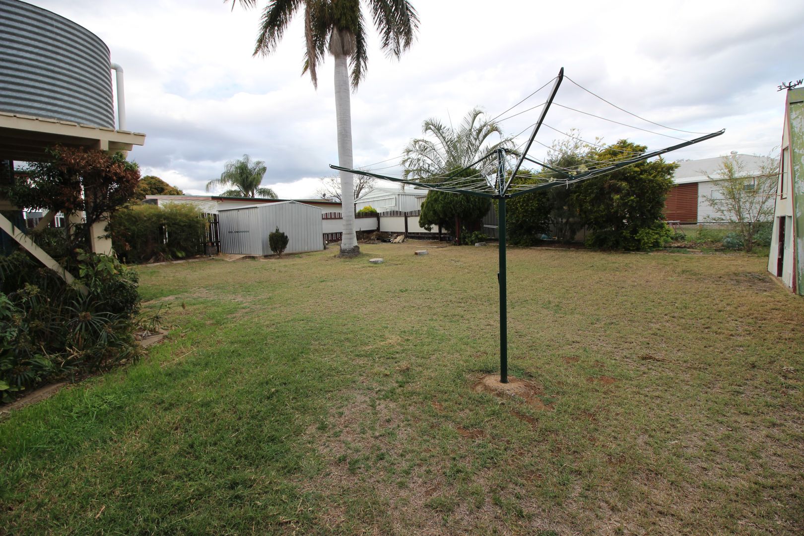 83 Fielding St, Gayndah QLD 4625, Image 2