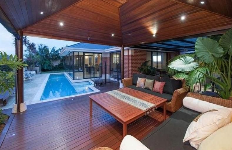 4 bedrooms House in 8 Josbury Corner CARRAMAR WA, 6031