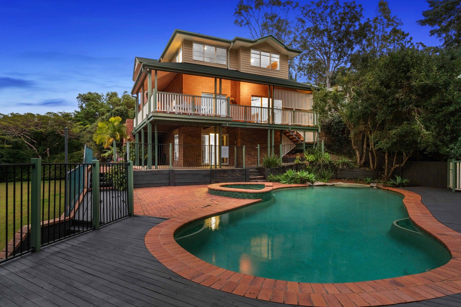 4 bedrooms House in 393 Bielby Road CHAPEL HILL QLD, 4069