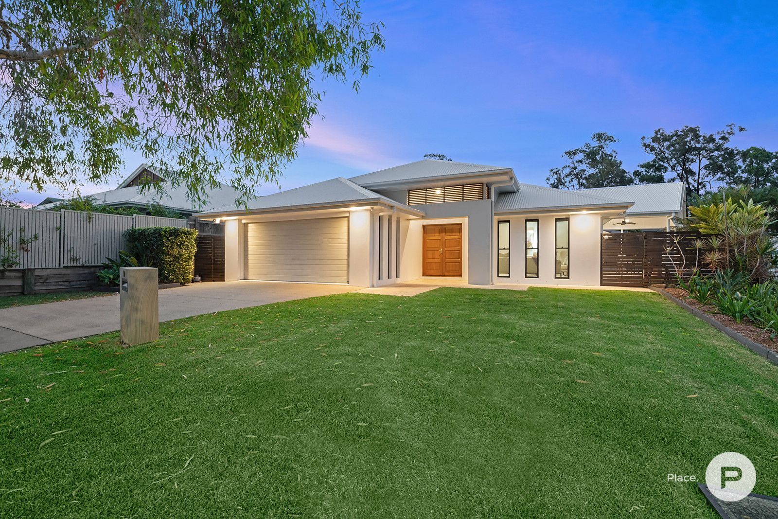 5 bedrooms House in 12 Melaleuca Crescent SINNAMON PARK QLD, 4073