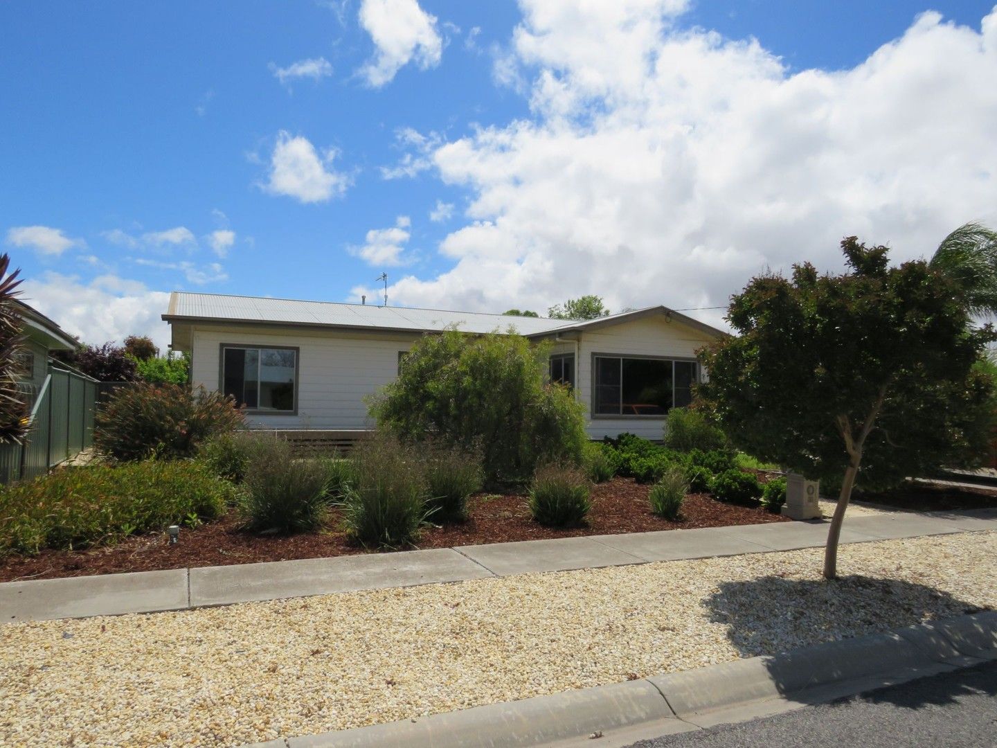 3 bedrooms House in 33 Arnott Street HORSHAM VIC, 3400