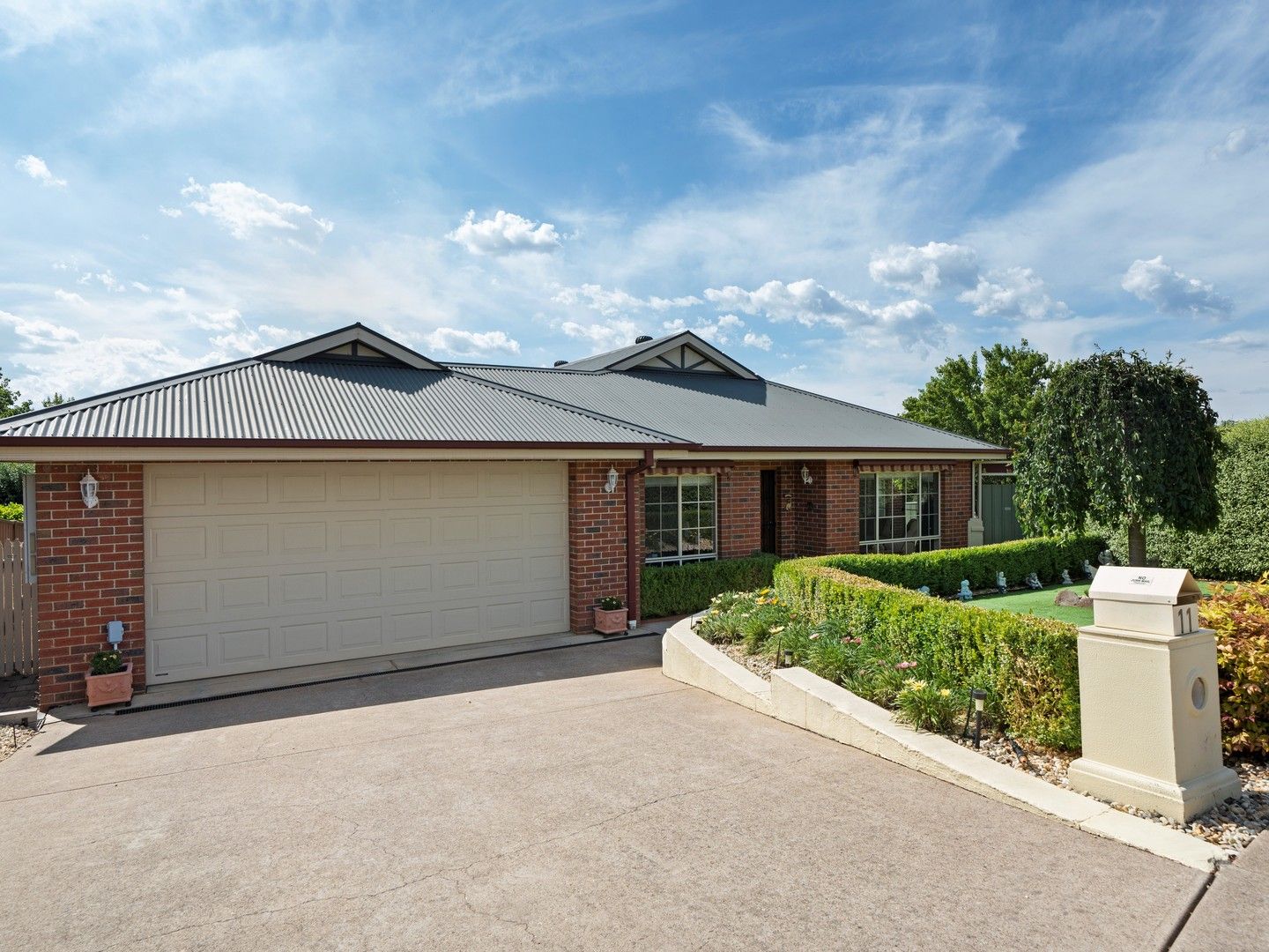 11 Kent Court Mansfield VIC 3722 Domain