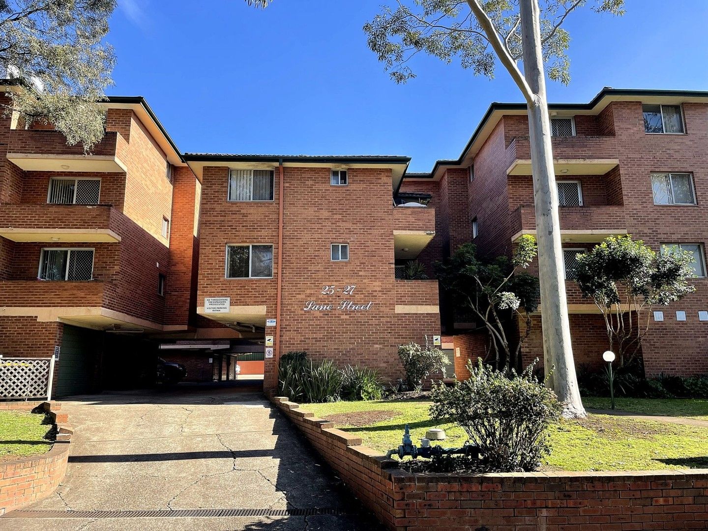 3 bedrooms Apartment / Unit / Flat in 6/25-27 Lane St WENTWORTHVILLE NSW, 2145