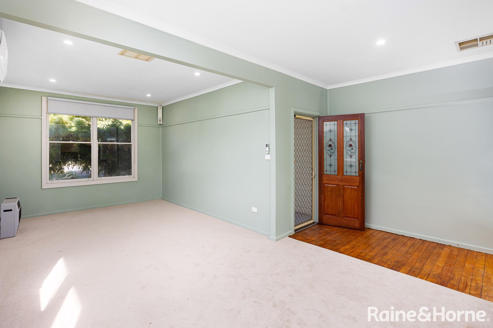 44 Phillip Avenue, Mount Austin NSW 2650, Image 1