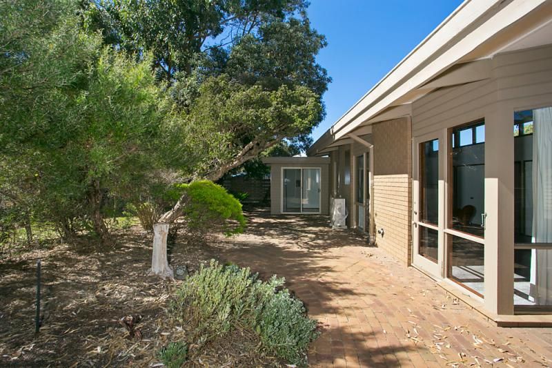 2/8 Thomson Street, Point Lonsdale VIC 3225, Image 2