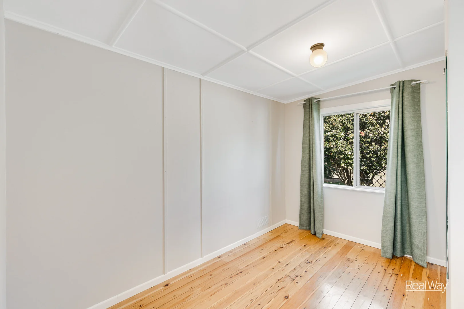 Additional image 5 of 70 North Street, Mount Lofty QLD 4350