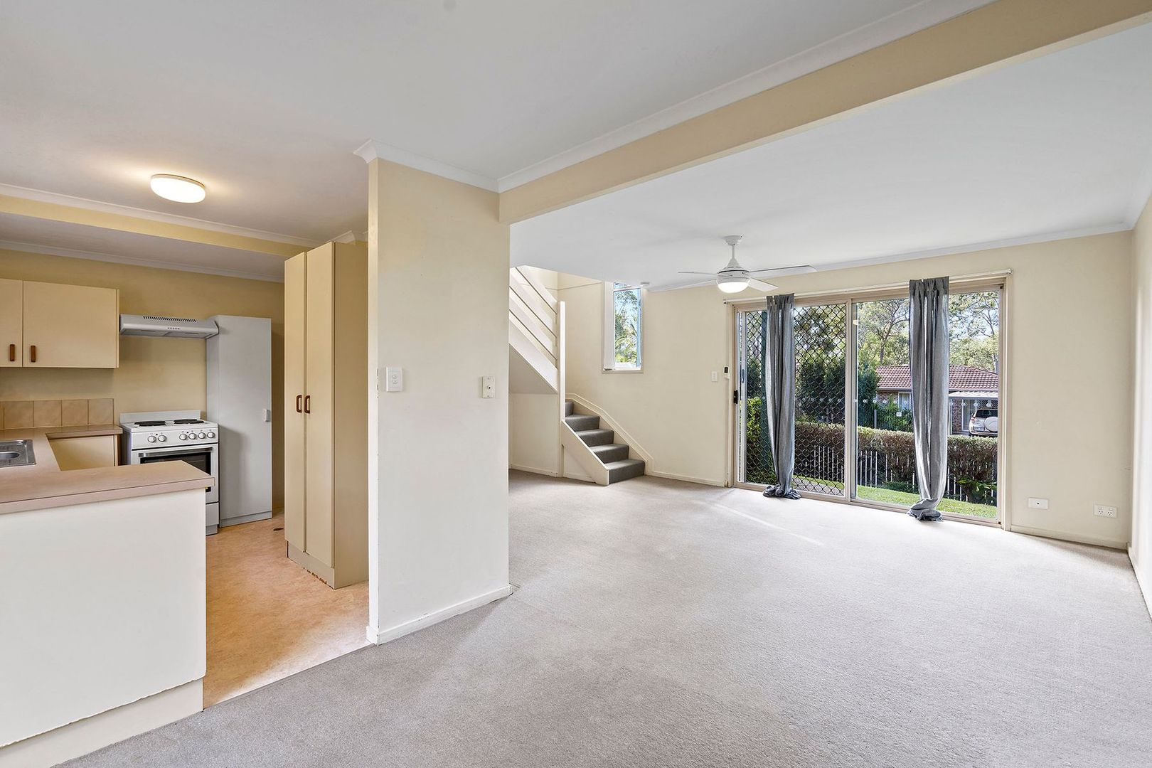 1/9 Quinton Court, Mount Warren Park QLD 4207 Apartment For Rent