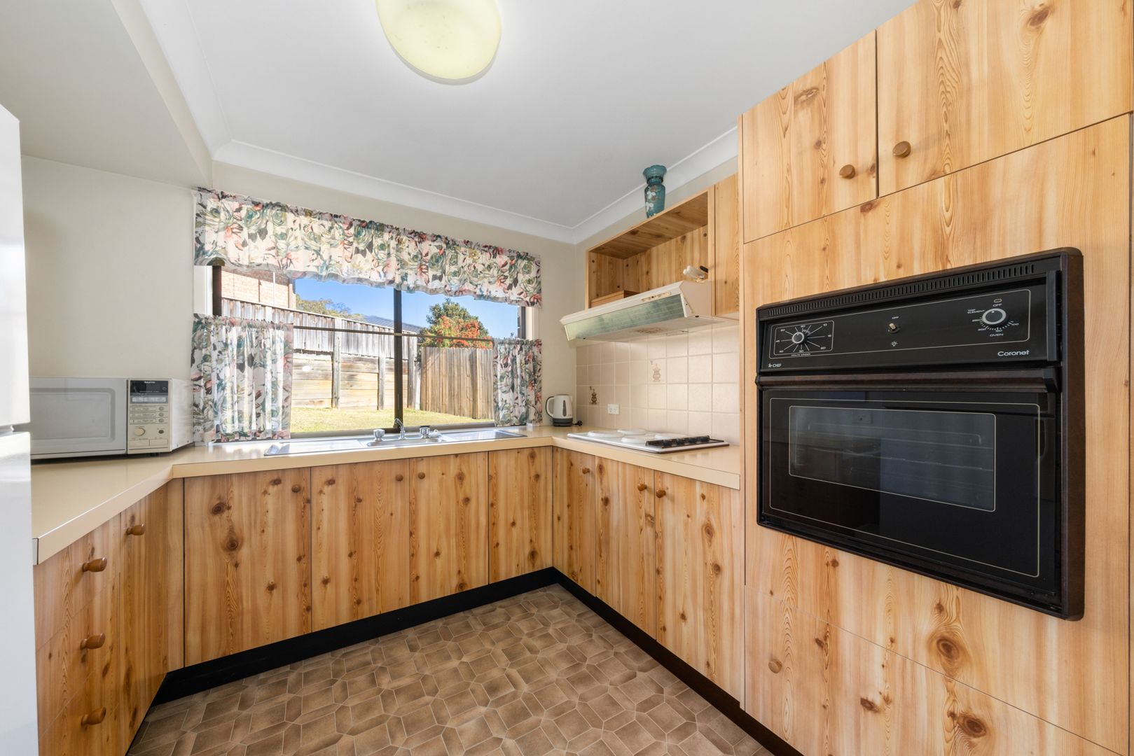 4 Waite Street, Bateau Bay NSW 2261, Image 2