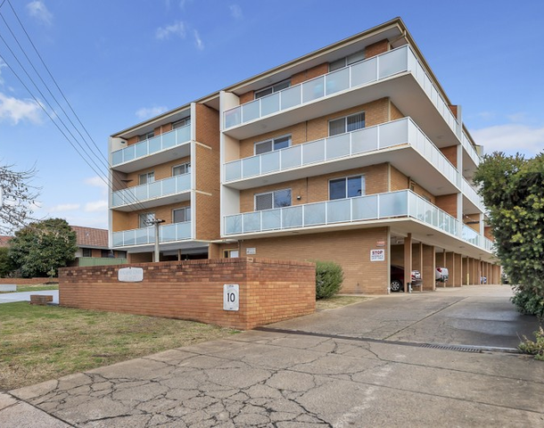 5/11 Mckeahnie Street, Crestwood NSW 2620