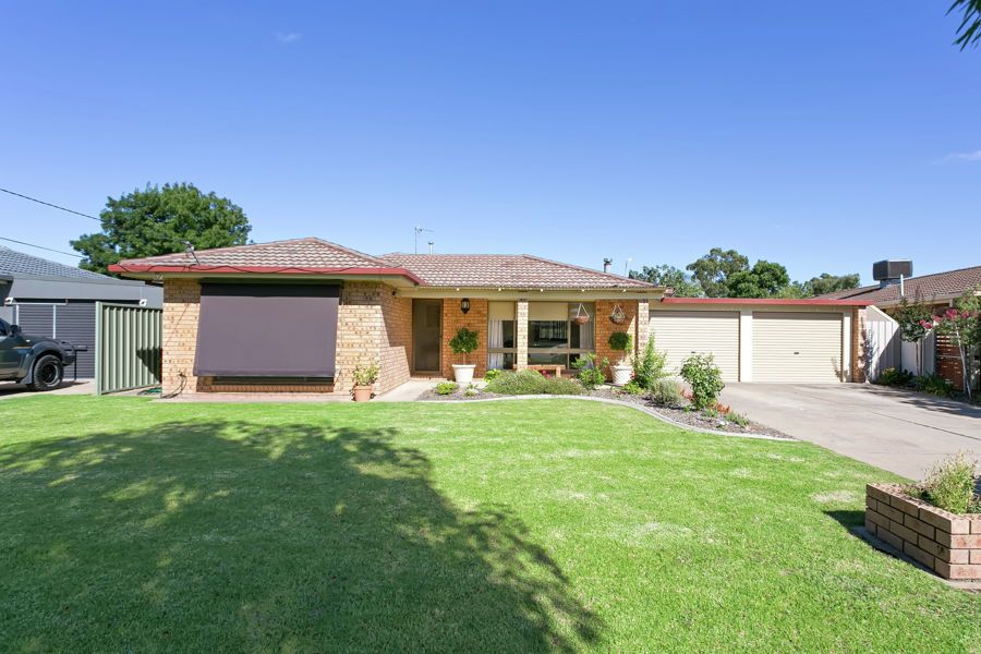 10 Grevillea Crescent, Lake Albert NSW 2650, Image 0