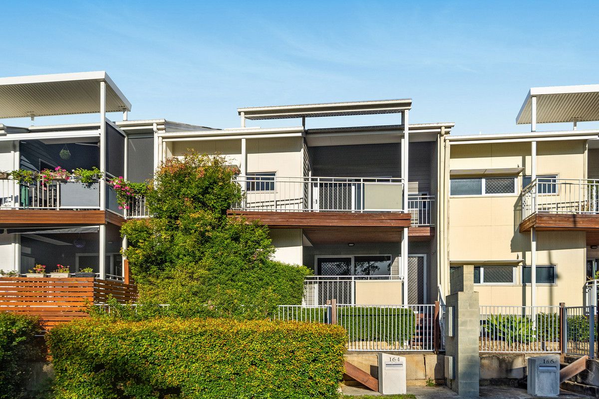 4 bedrooms Townhouse in 164 Grande Avenue SPRINGFIELD LAKES QLD, 4300