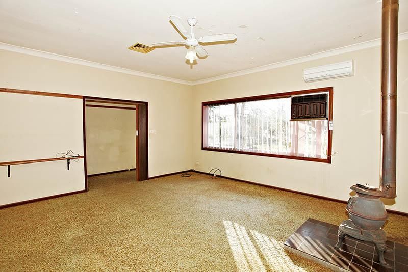 28 Fourth Road, BERKSHIRE PARK NSW 2765, Image 1