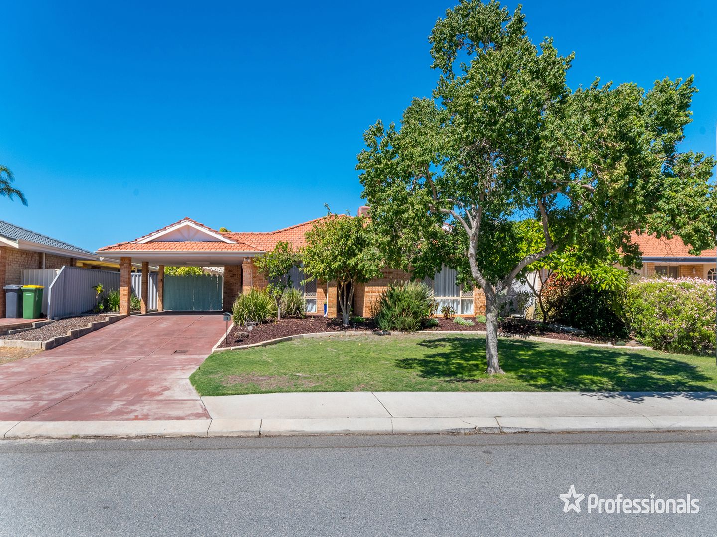 12 Dryandra Way, Thornlie WA 6108, Image 2