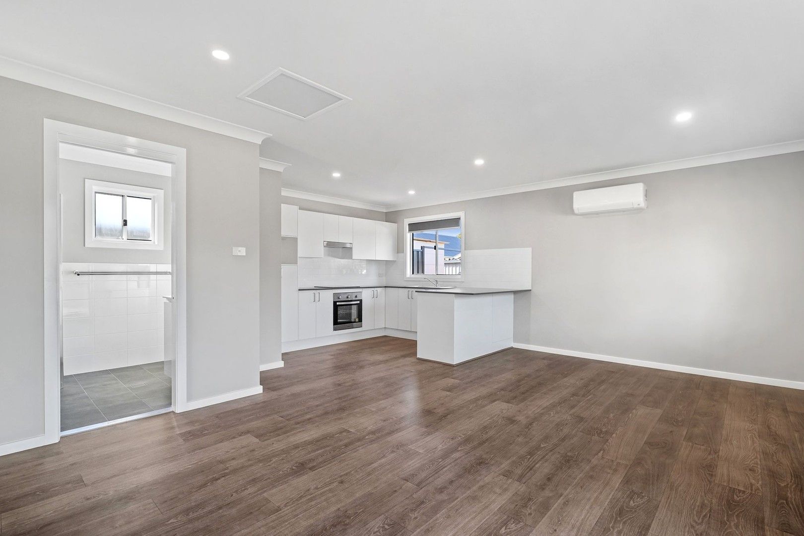 2 bedrooms Apartment / Unit / Flat in 52a Wallsend Street STANFORD MERTHYR NSW, 2327