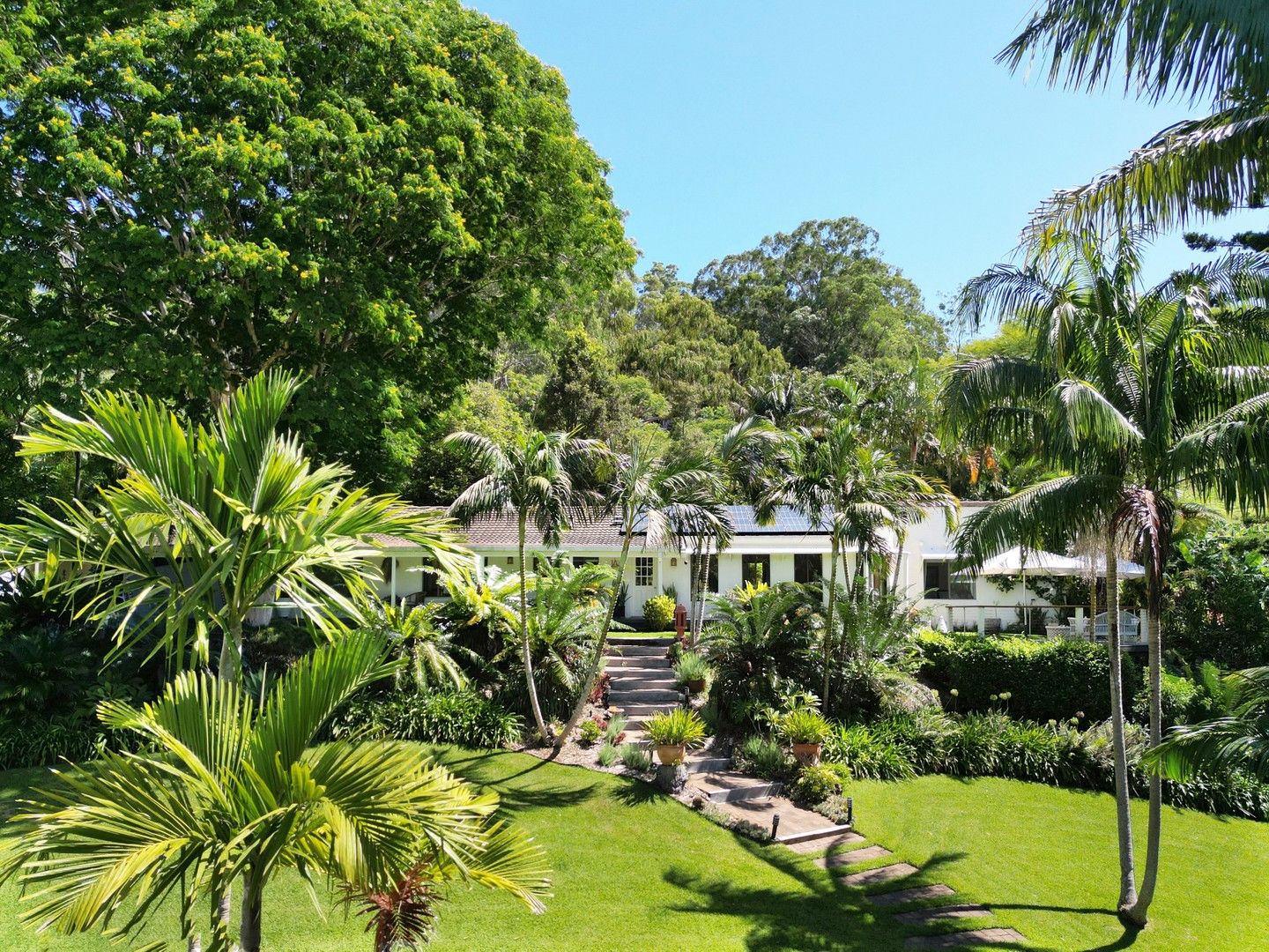 5 bedrooms House in 235 The Mountain Way SAPPHIRE BEACH NSW, 2450