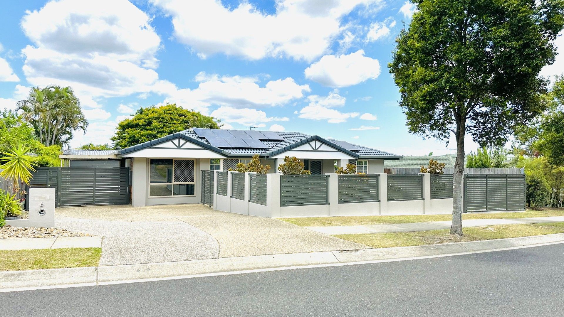 4 bedrooms House in 6 Saint James Circuit HERITAGE PARK QLD, 4118