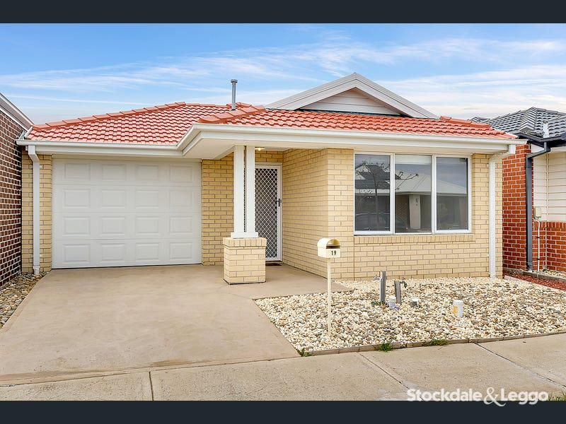 3 bedrooms House in 19 Coolamon Drive CRAIGIEBURN VIC, 3064