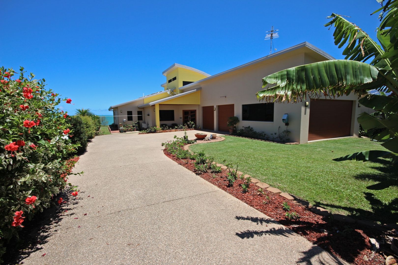 33 Westcott Avenue, Campwin Beach QLD 4737, Image 2