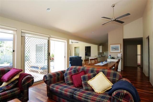 2/105 Boomerang Drive, BOOMERANG BEACH NSW 2428, Image 2