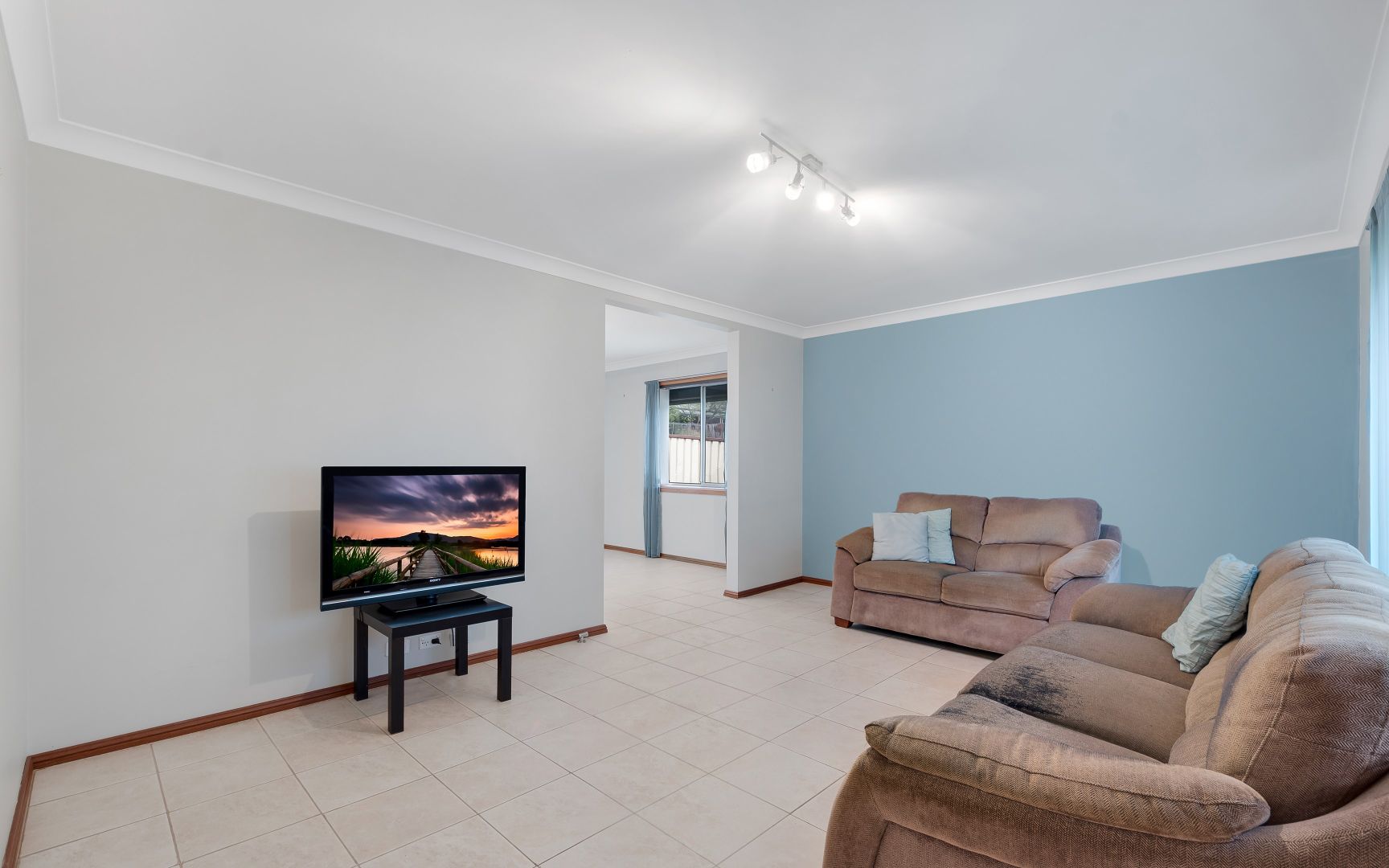 2/146 Oxford Road, Ingleburn NSW 2565, Image 2