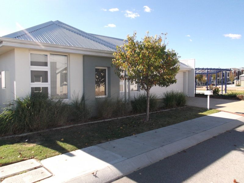 3 bedrooms House in 7 Tambelyn Street CLARKSON WA, 6030