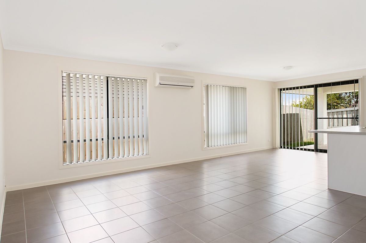 10 Dunes Crescent, North Lakes QLD 4509, Image 2