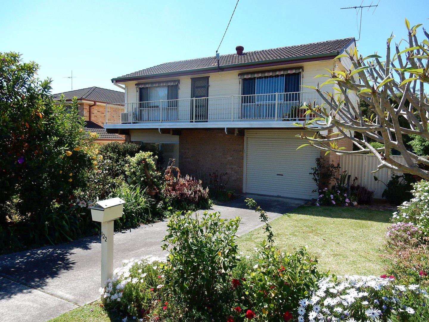 122 Vales Road, Mannering Park NSW 2259, Image 0