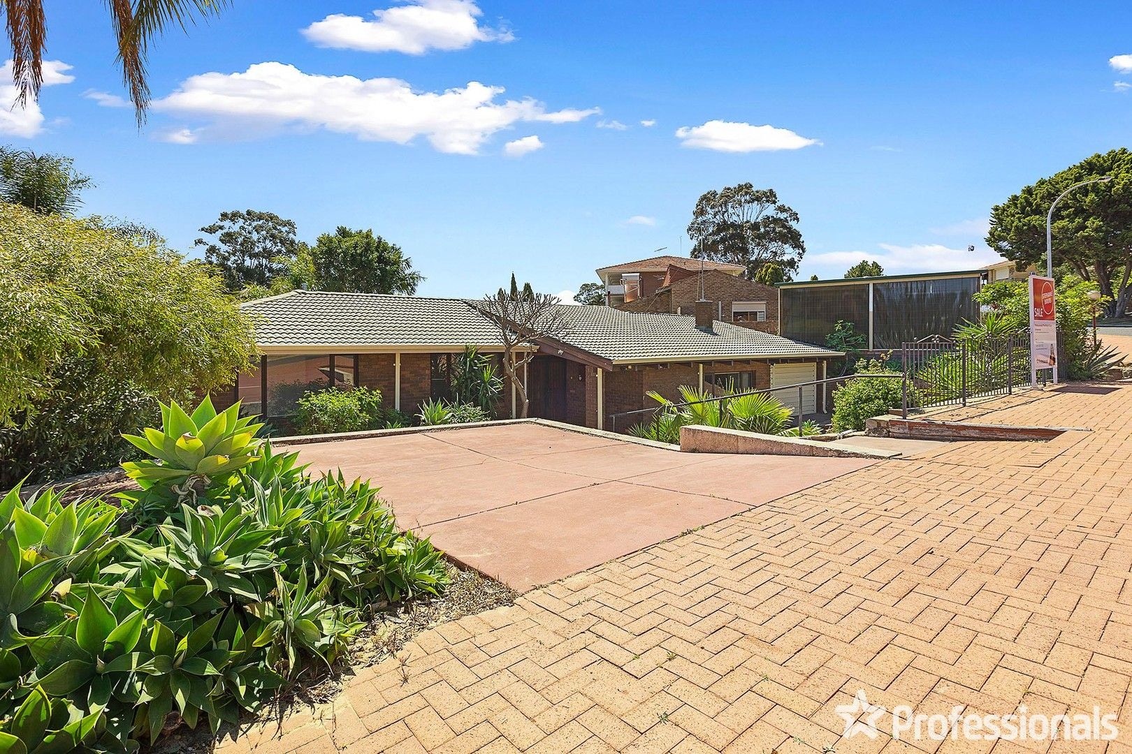 4 bedrooms House in 5 Wirilda Crescent GREENWOOD WA, 6024