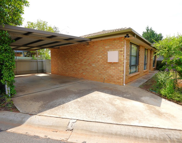 6 Bennett Court, Griffith NSW 2680