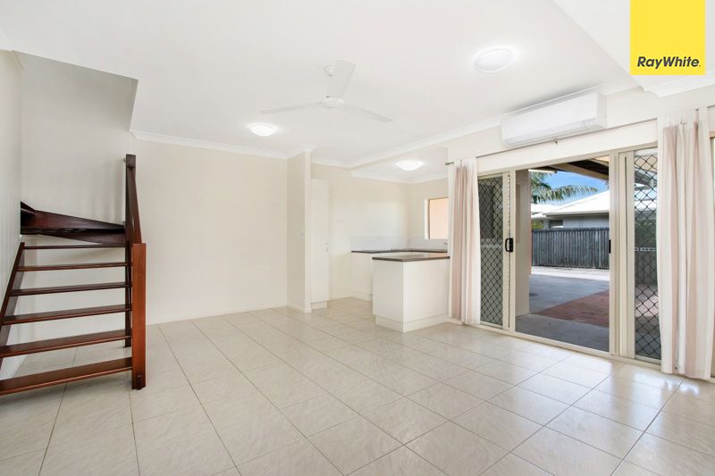 4/18 Oyster Court, Trinity Beach QLD 4879, Image 2