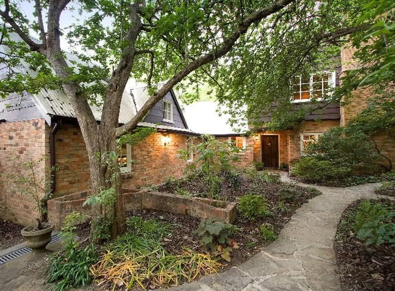 19 Bickleigh Vale Road, Mooroolbark Property History & Address