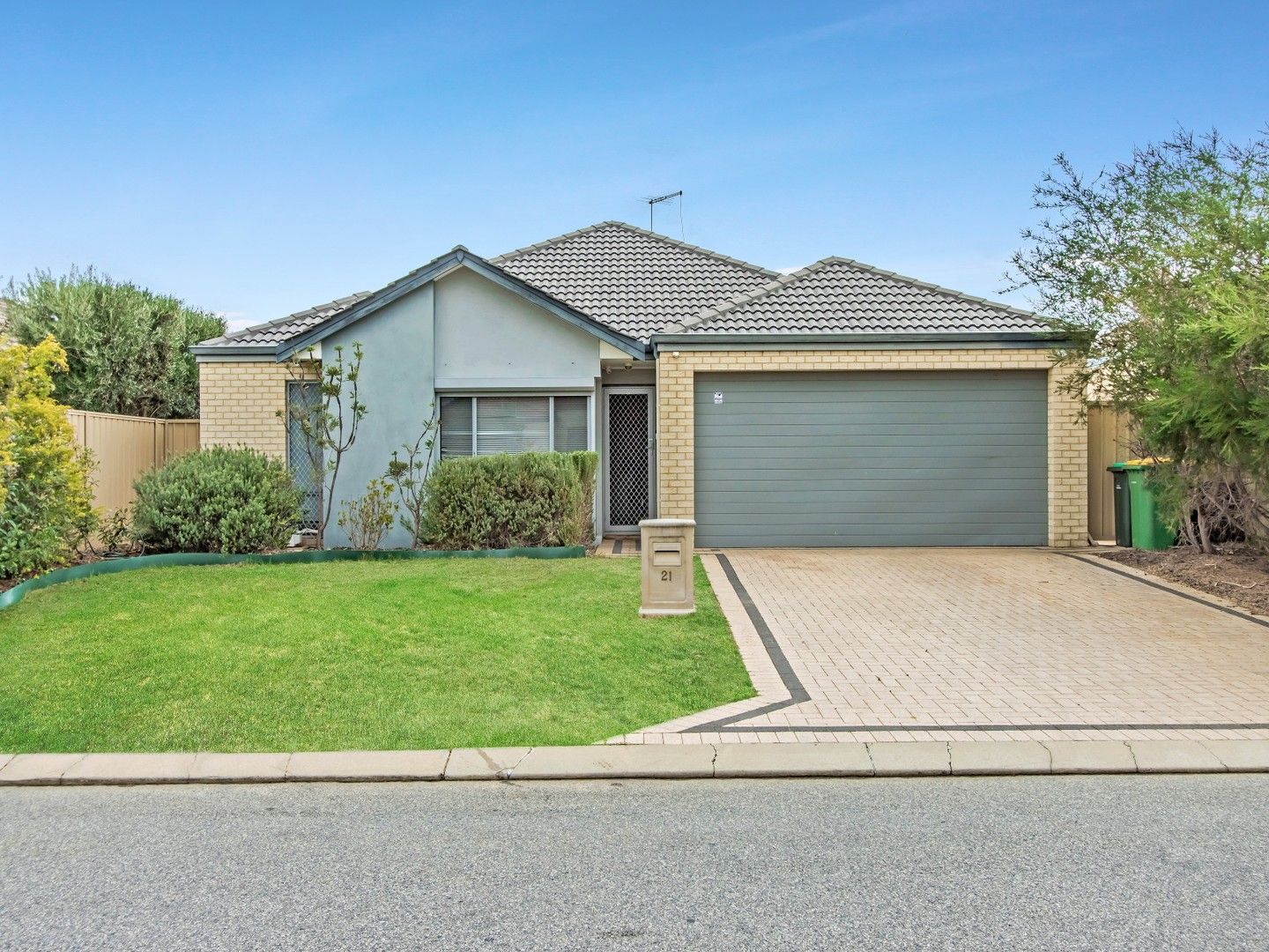 4 bedrooms House in 21 Martindale Rd BALDIVIS WA, 6171