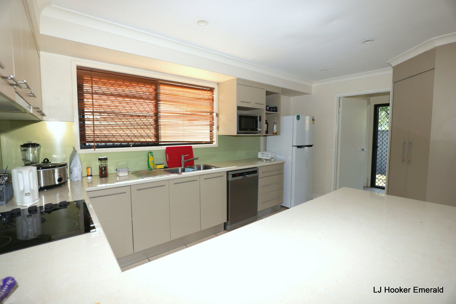 5/68 Moody Street, Emerald QLD 4720, Image 2