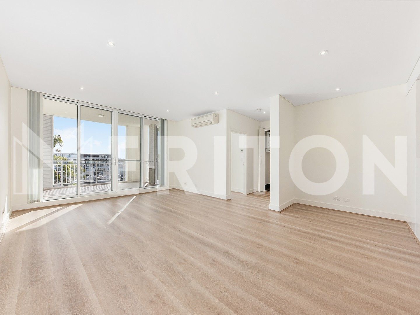 1 bedrooms Apartment / Unit / Flat in 505/18 Woodlands Avenue BREAKFAST POINT NSW, 2137