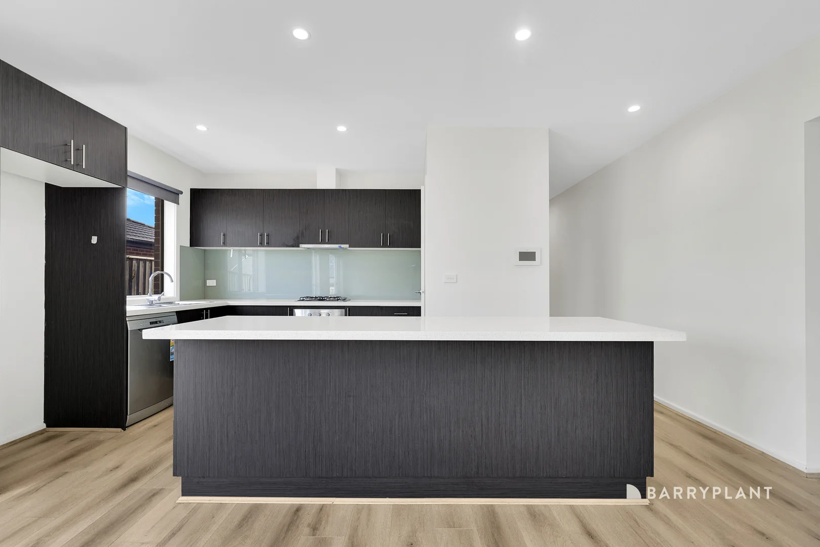 Additional image 3 of 28 College Road, Doreen VIC 3754